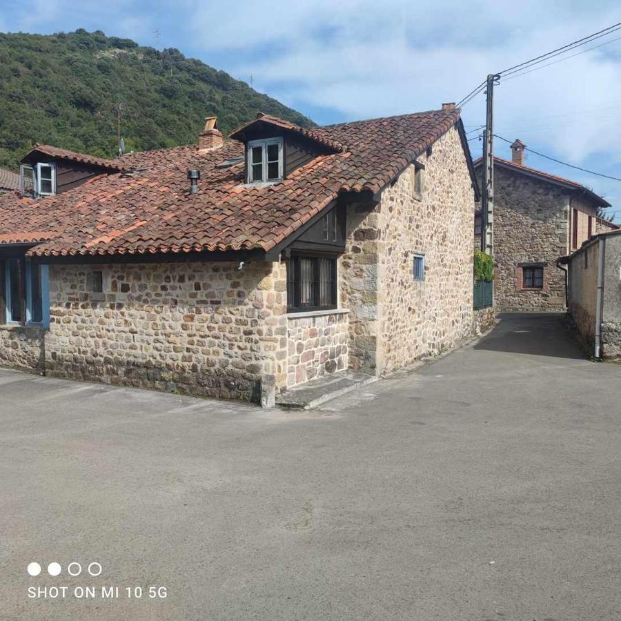 Casa Rural El Amparuco Treceno ภายนอก รูปภาพ